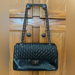 Karl Lagerfeld Black Quilted Chain Shoulder Bag.